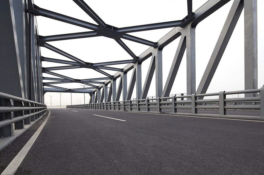 �h����{��